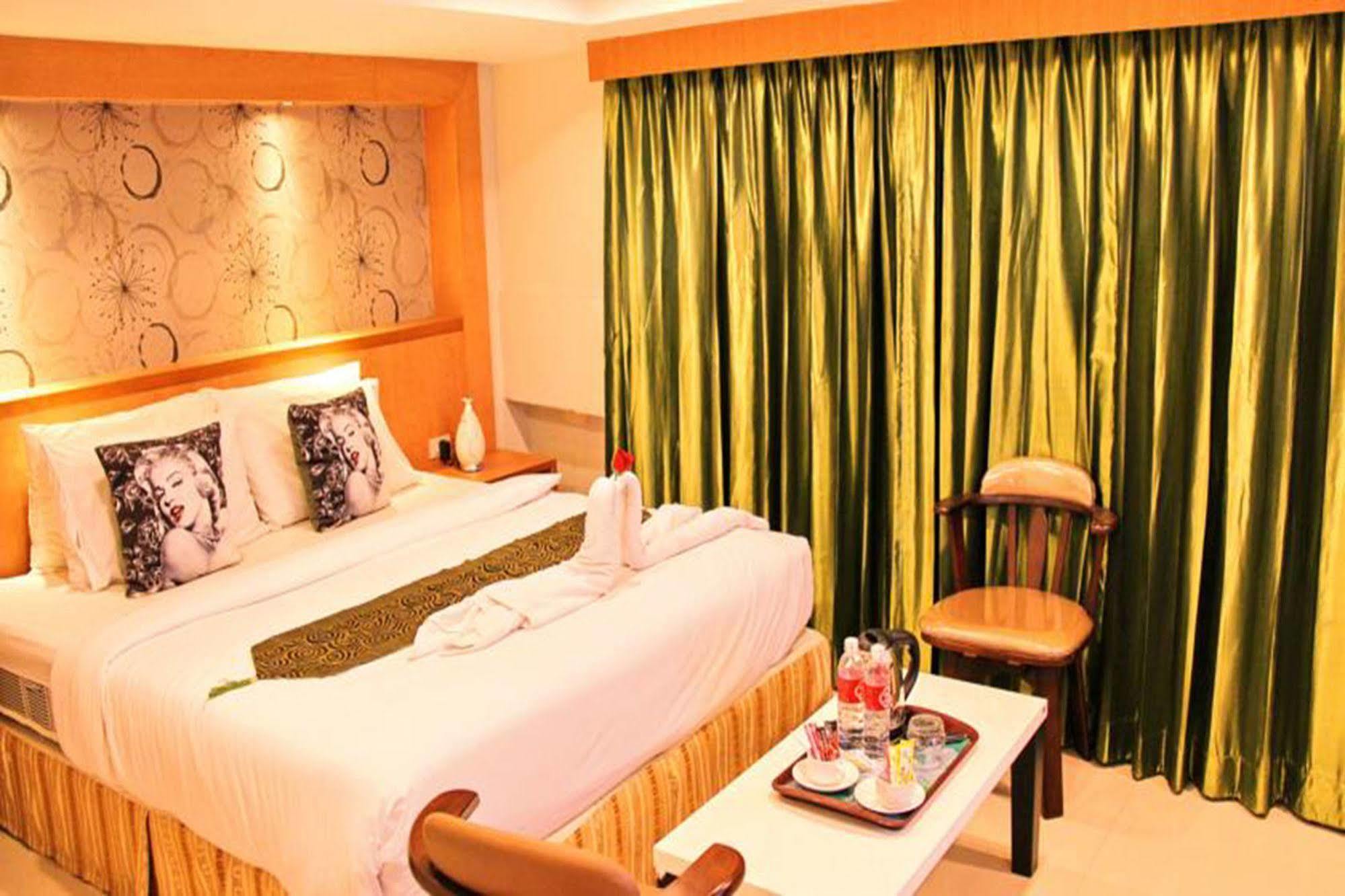 Tez Palace Hotel