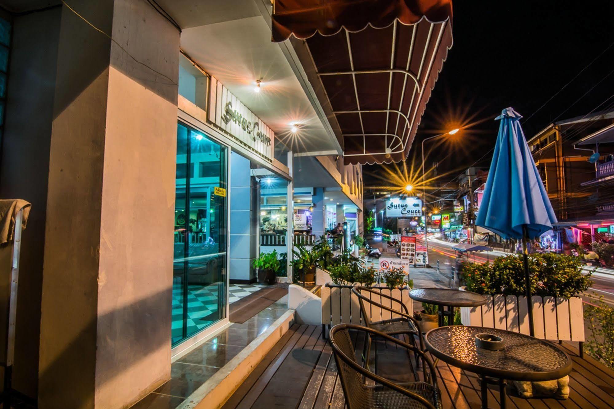 Sutus Court 1 Hotel
