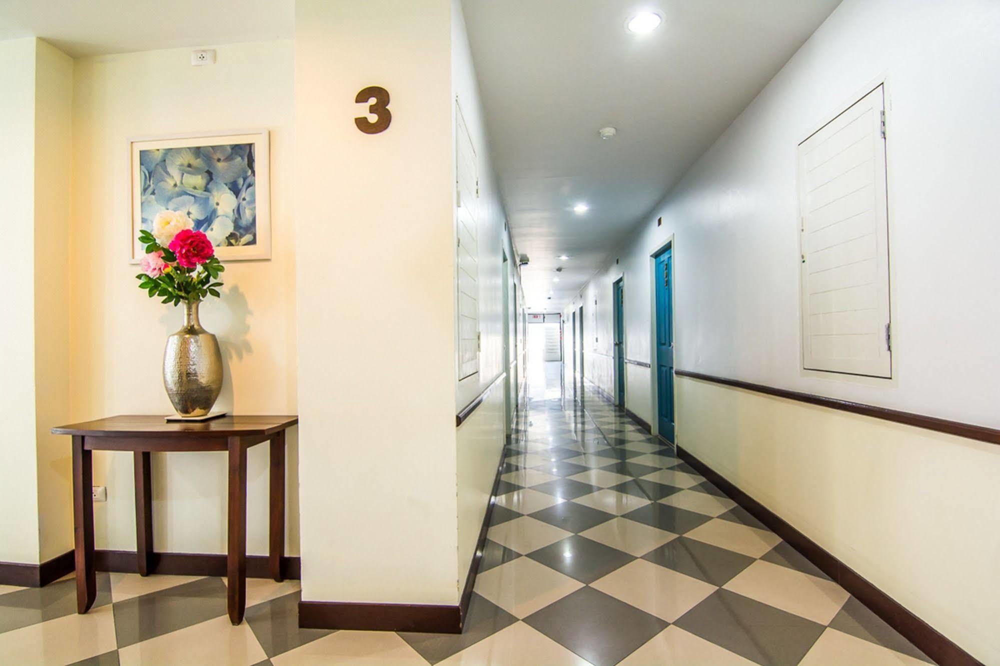 Hotel Sutus Court 1 3*