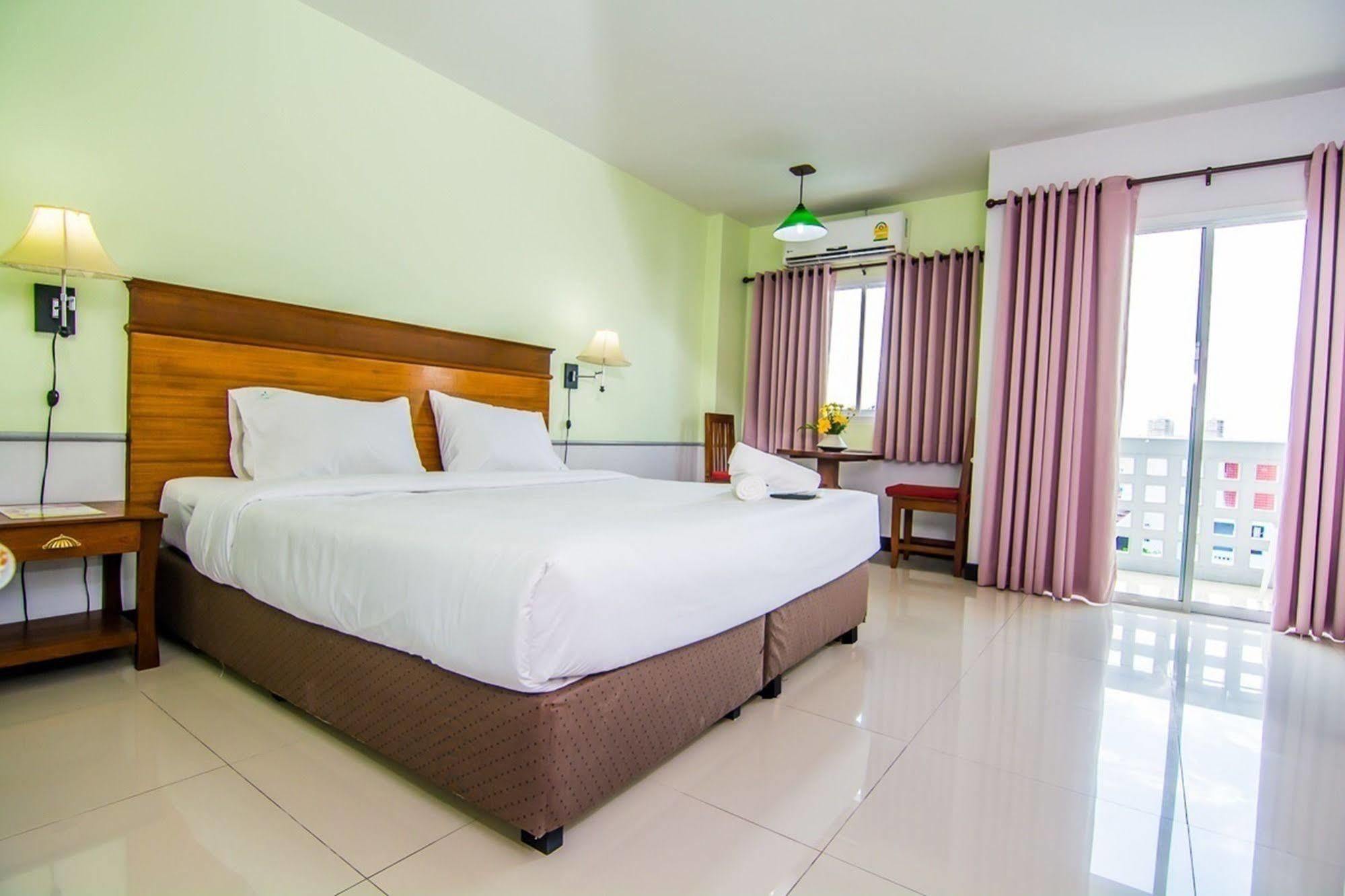 Hotel Sutus Court 1 3*