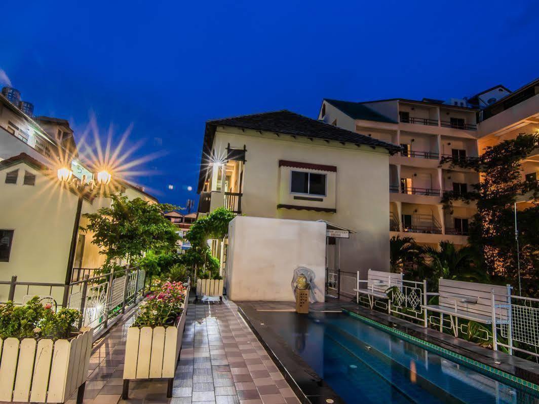 Sutus Court 1 Hotel 3*