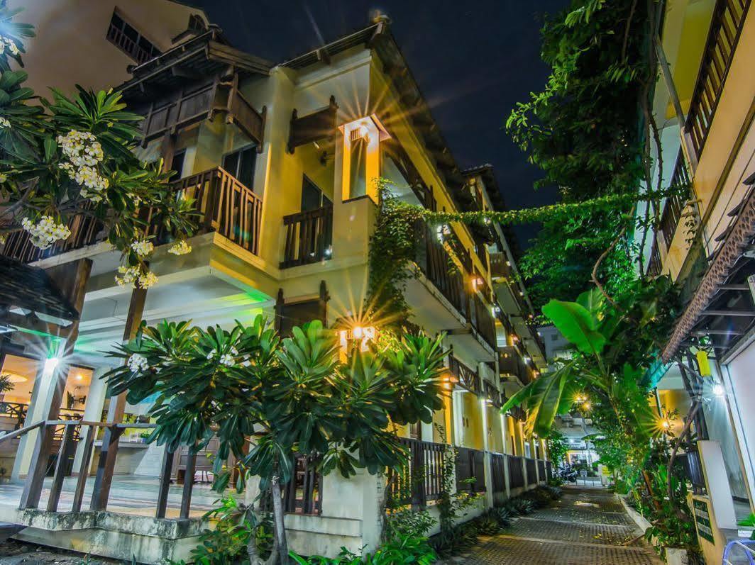 Sutus Court 2 Hotel 3*