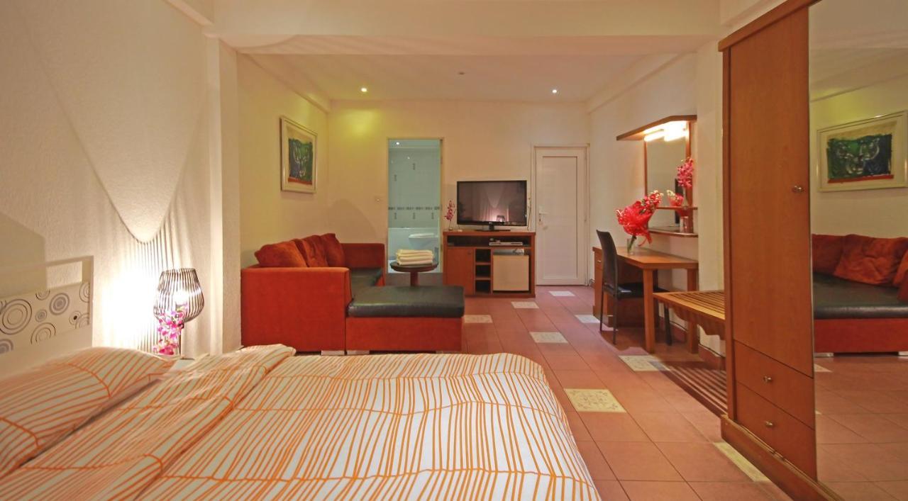 Hotel Swiss Food Restaurant And For Rent *