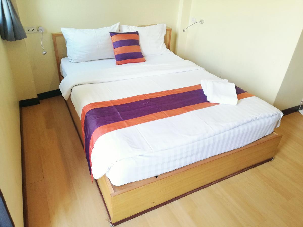 J P Hotel 3*