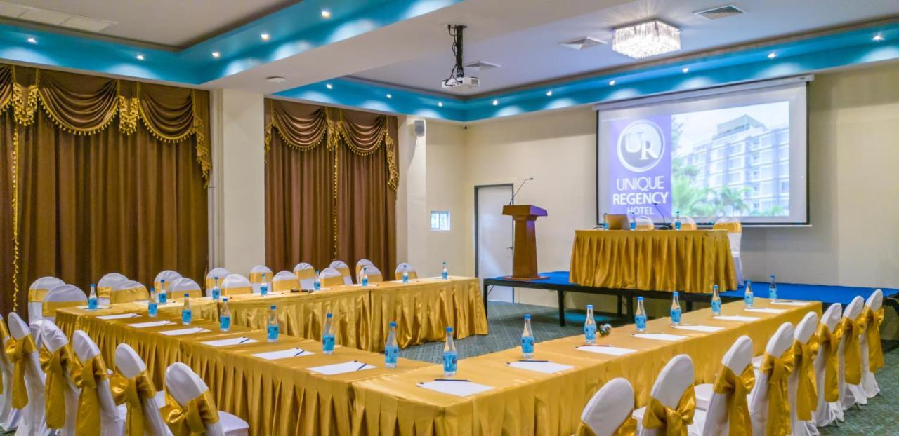 Unique Regency Hotel 4*