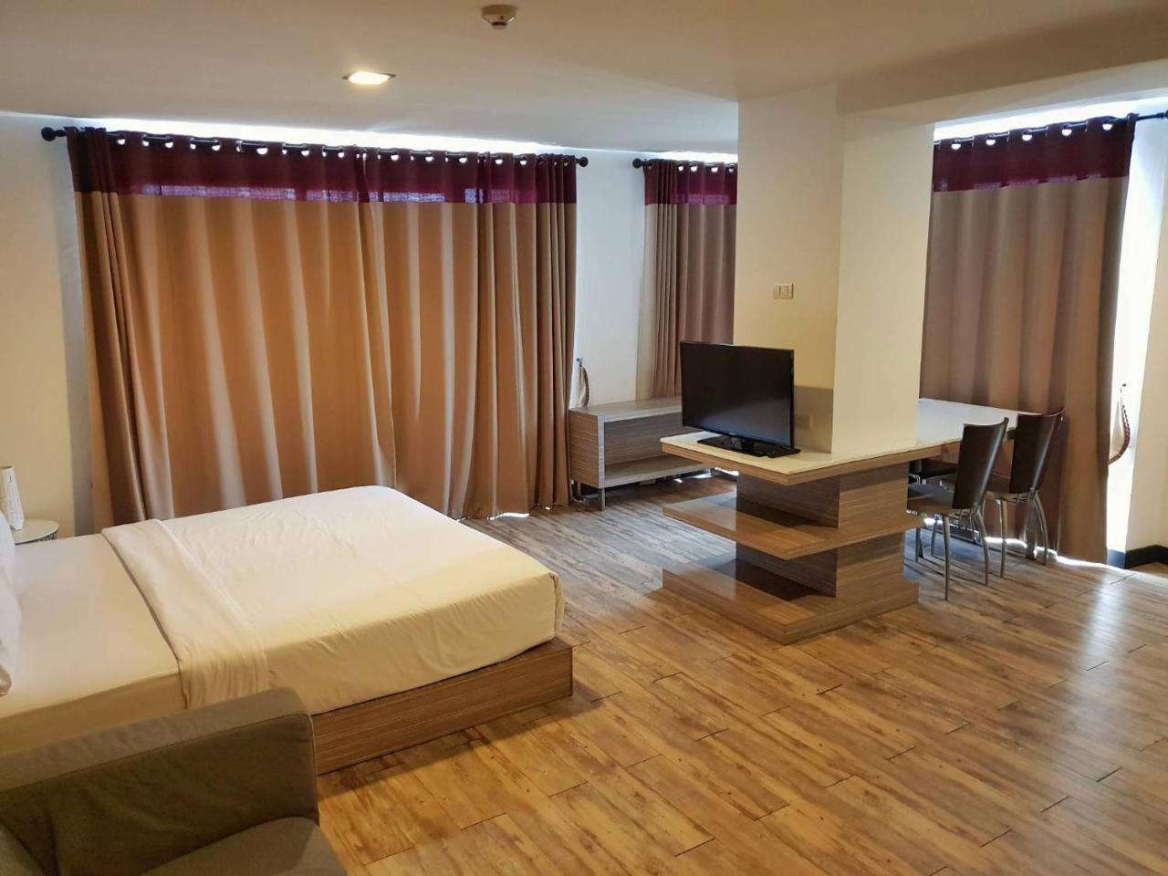 Mooks Aparthotel 2*