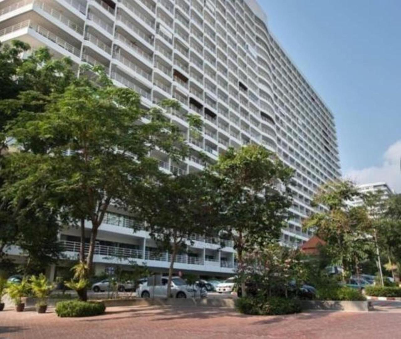 Condominum In Jomtien With Sea View, Balcony And Free Wifi