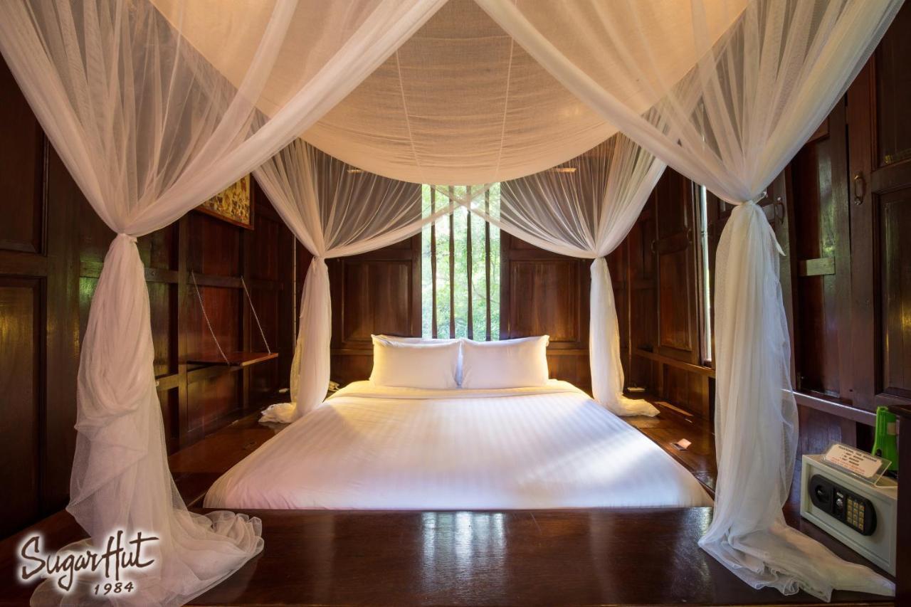 Sugar Hut & Restaurant 3*