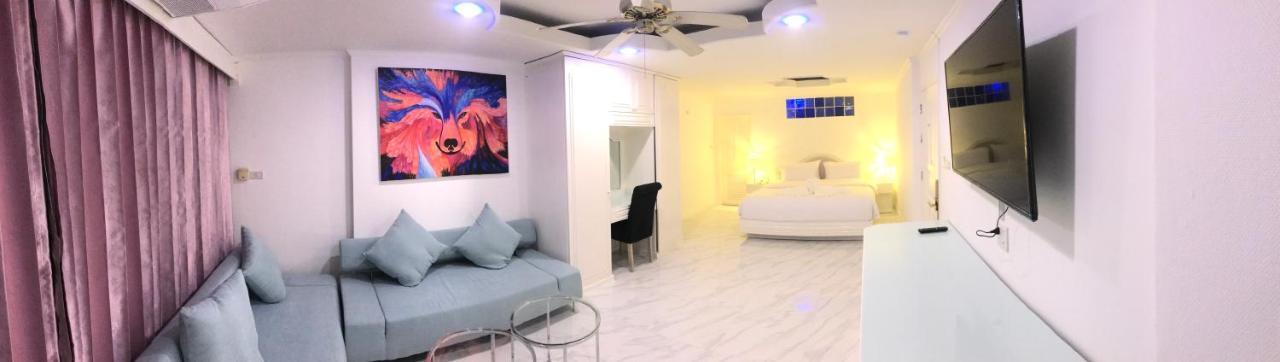 Le Cafe Royale Pattaya