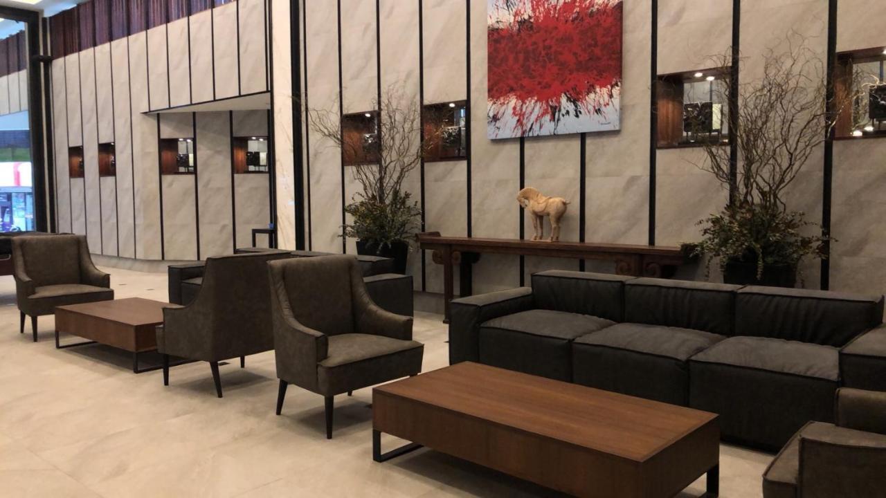 Marine Plaza Hotel