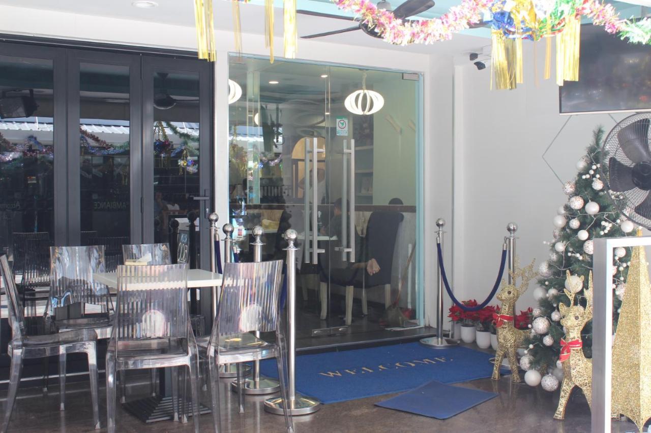 Hotel Le Cafe Royale