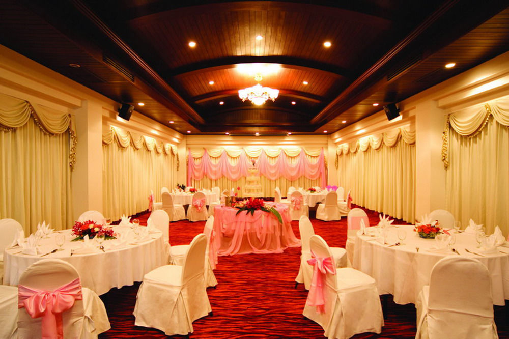 A-one The Royal Cruise - Sha Extra Hotel