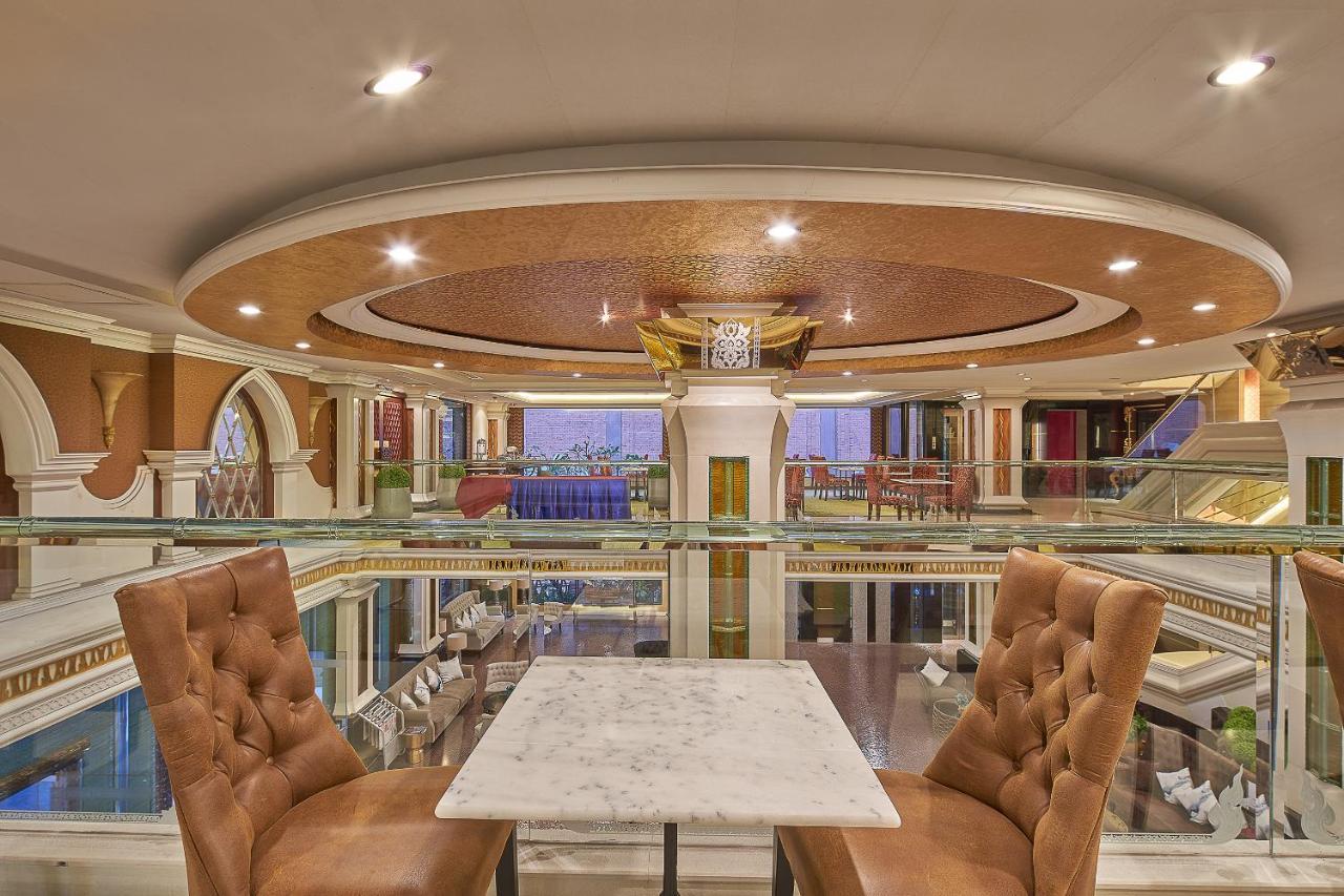 Tempat peranginan Floral - Dolphin Circle