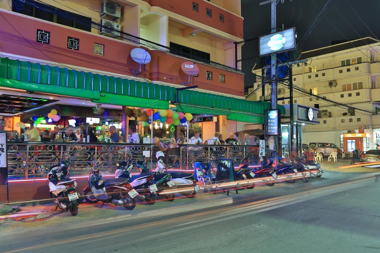 Hotel Harrys Bar & Restaurant Pattaya