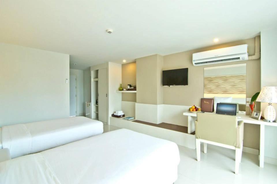 The Ivory 3*