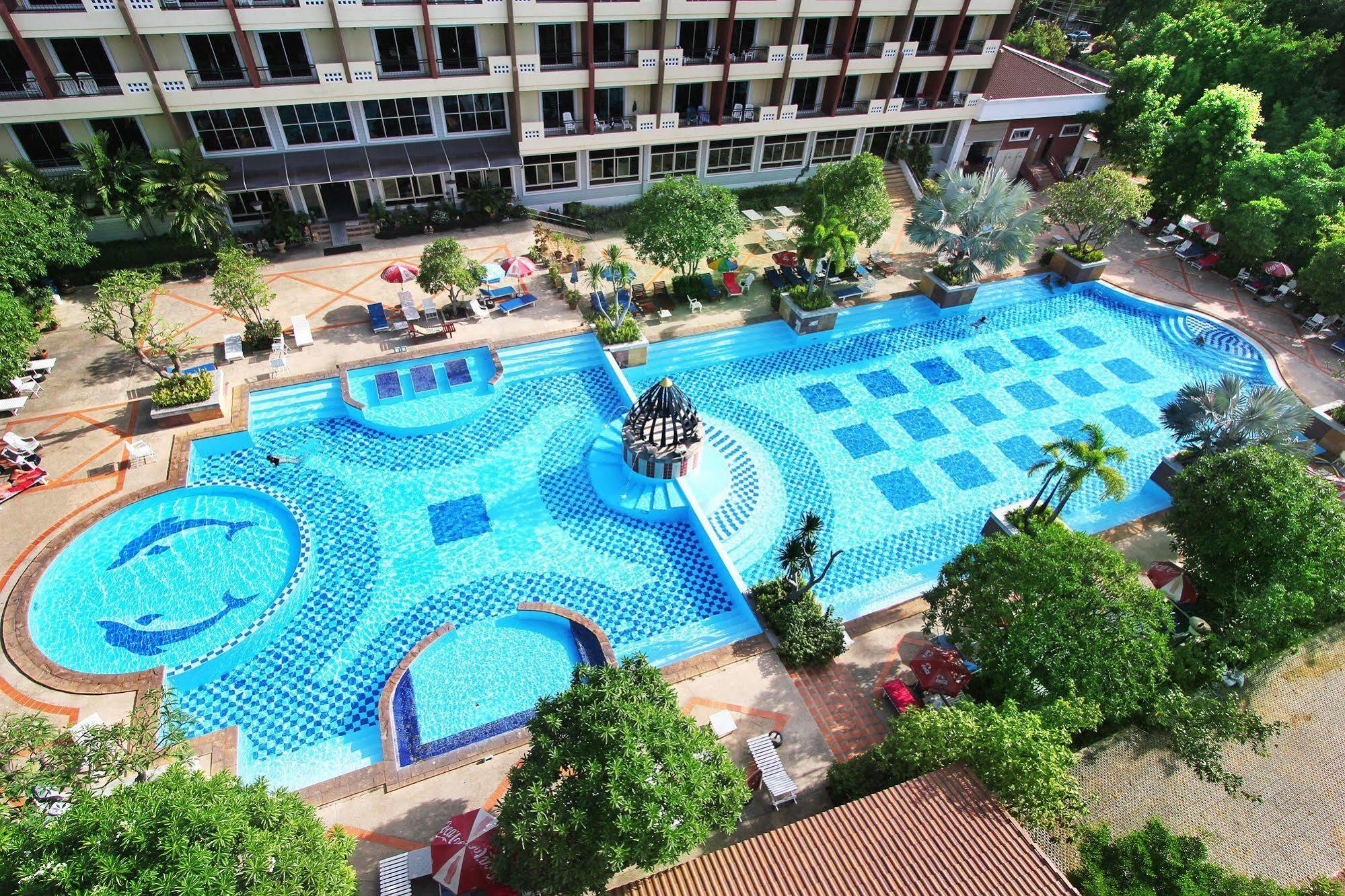 Lek Hotel