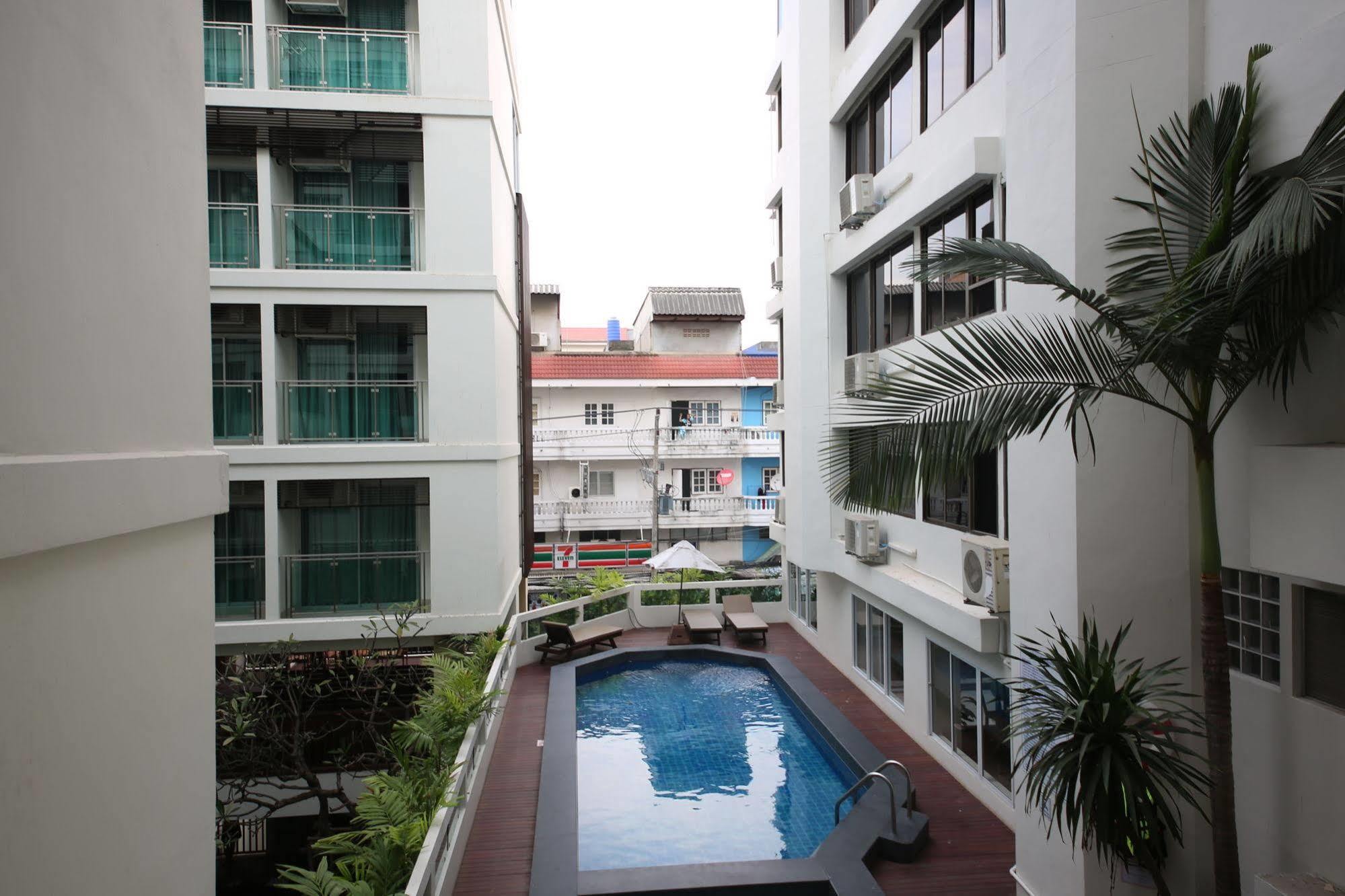 Sunshine & Residences Hotel