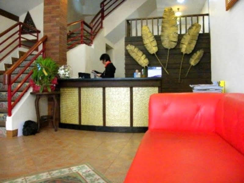 The Red Balcony 2* Pattaya