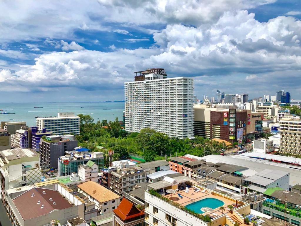 Apartment The Base - Large Luxury, 1 Bedroom, Sea View - Centre - 963 *