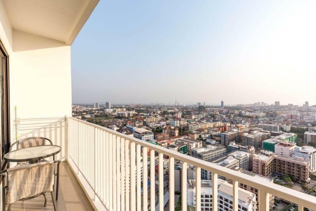 The Base - Large Luxury, 1 Bedroom, Sea View - Centre - 963 *