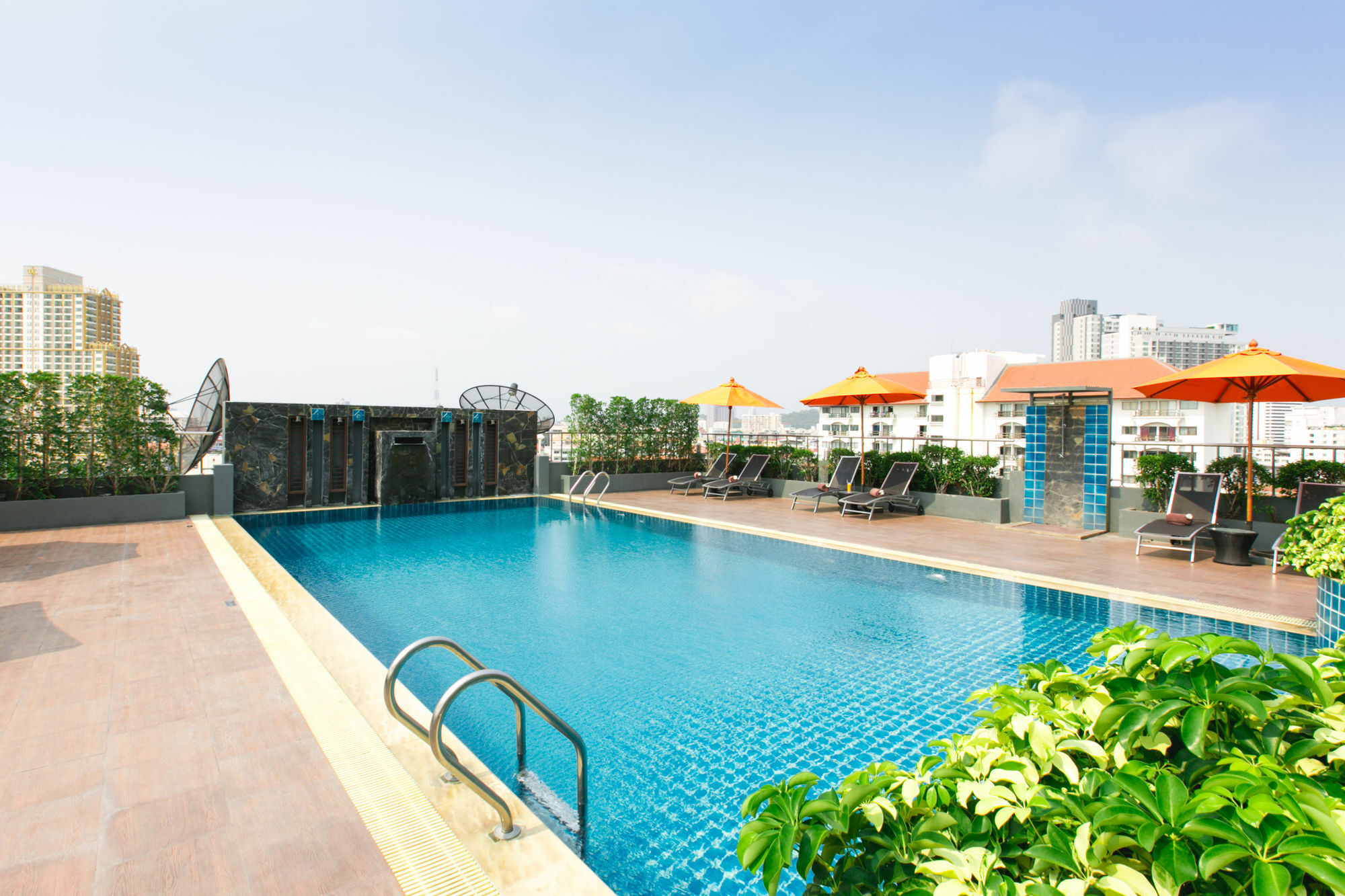 Adelphi 4*