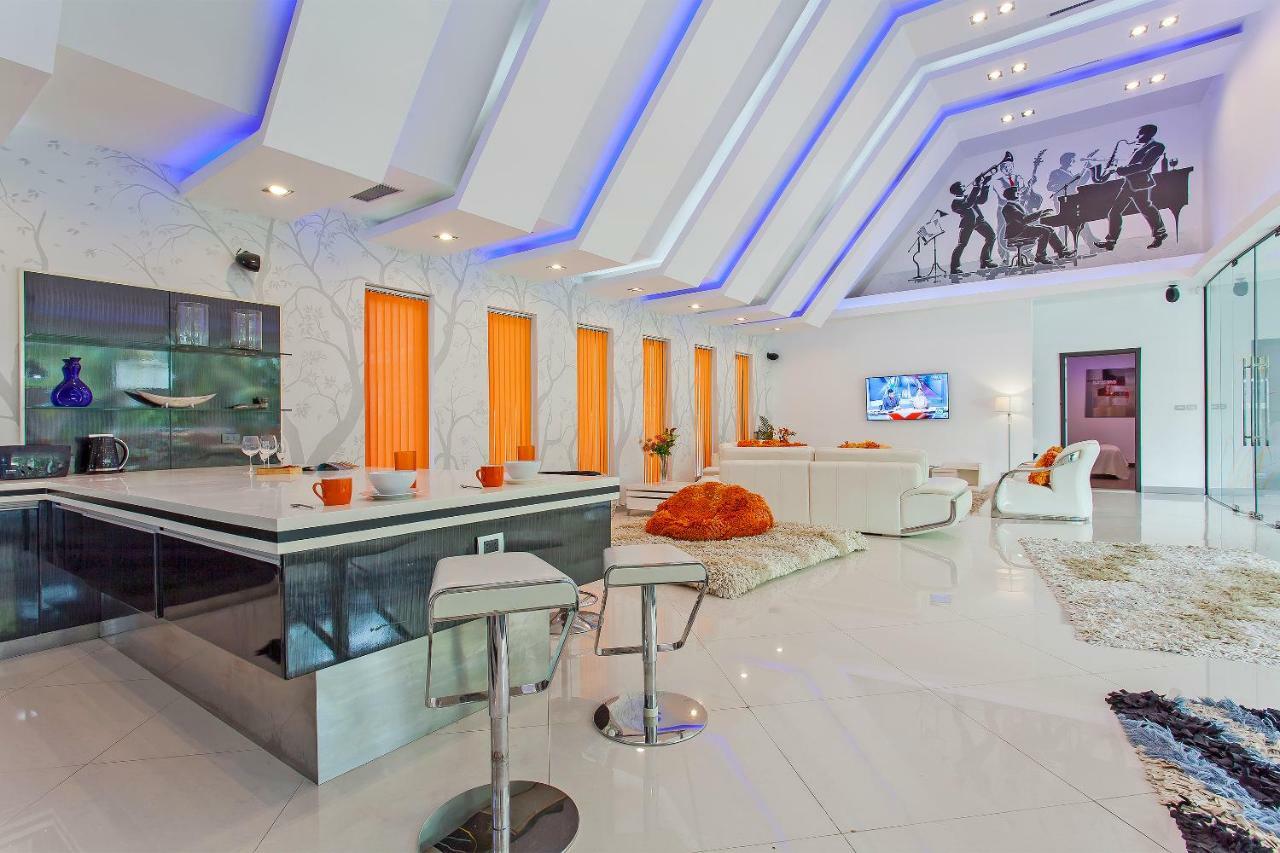Royale Grand Villa *