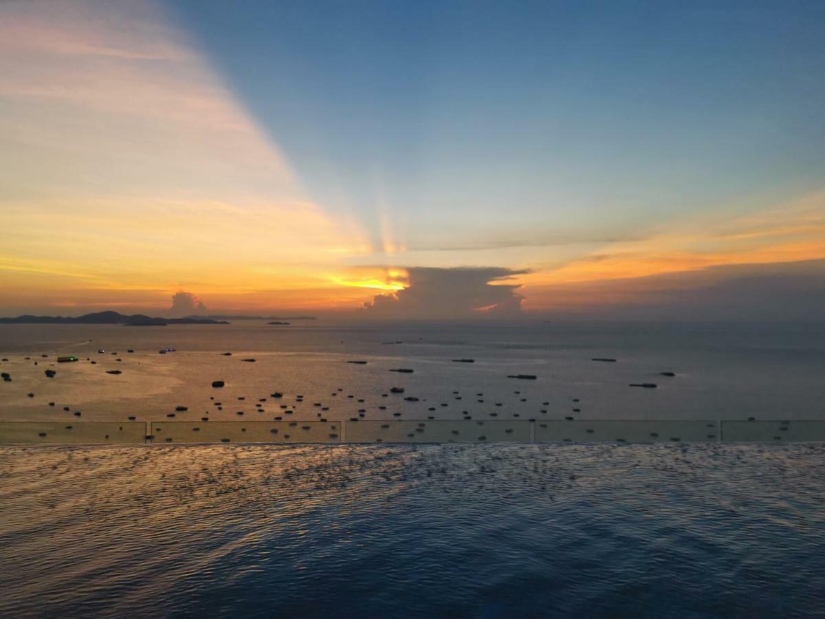 Central Sea网红无边泳池民宿 中心海 完胜base的家 Pattaya