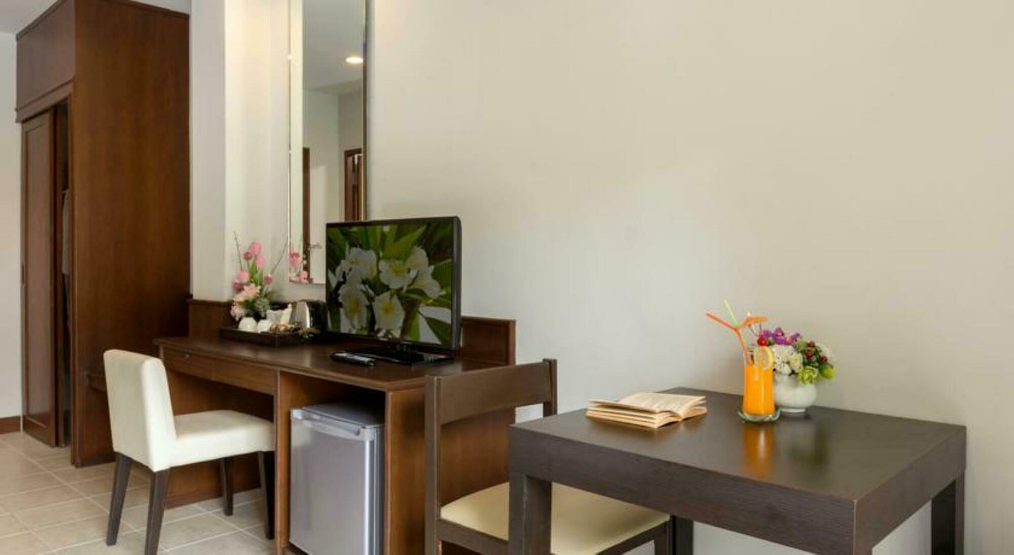 Hotel Holiday