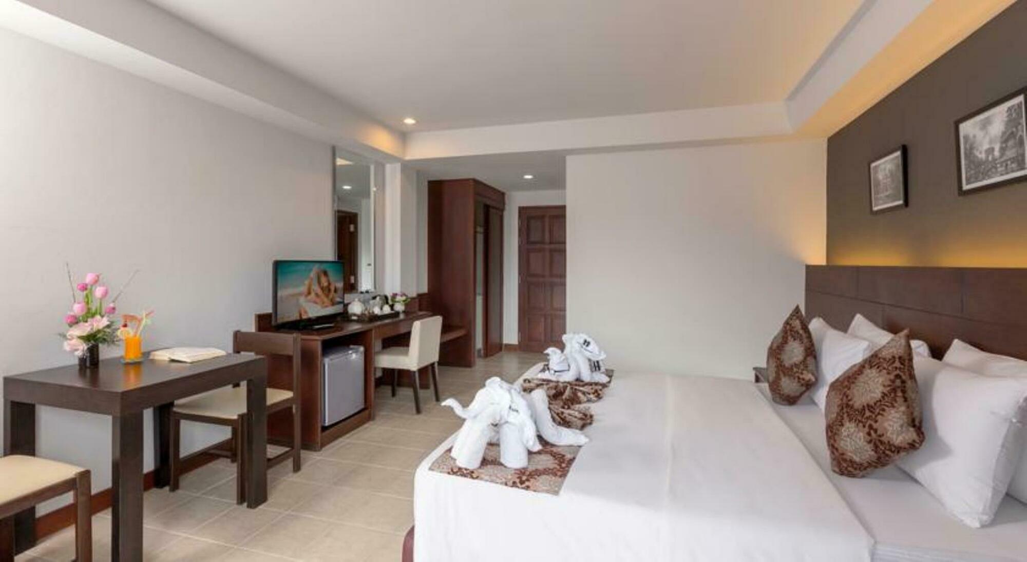 Hotel Holiday
