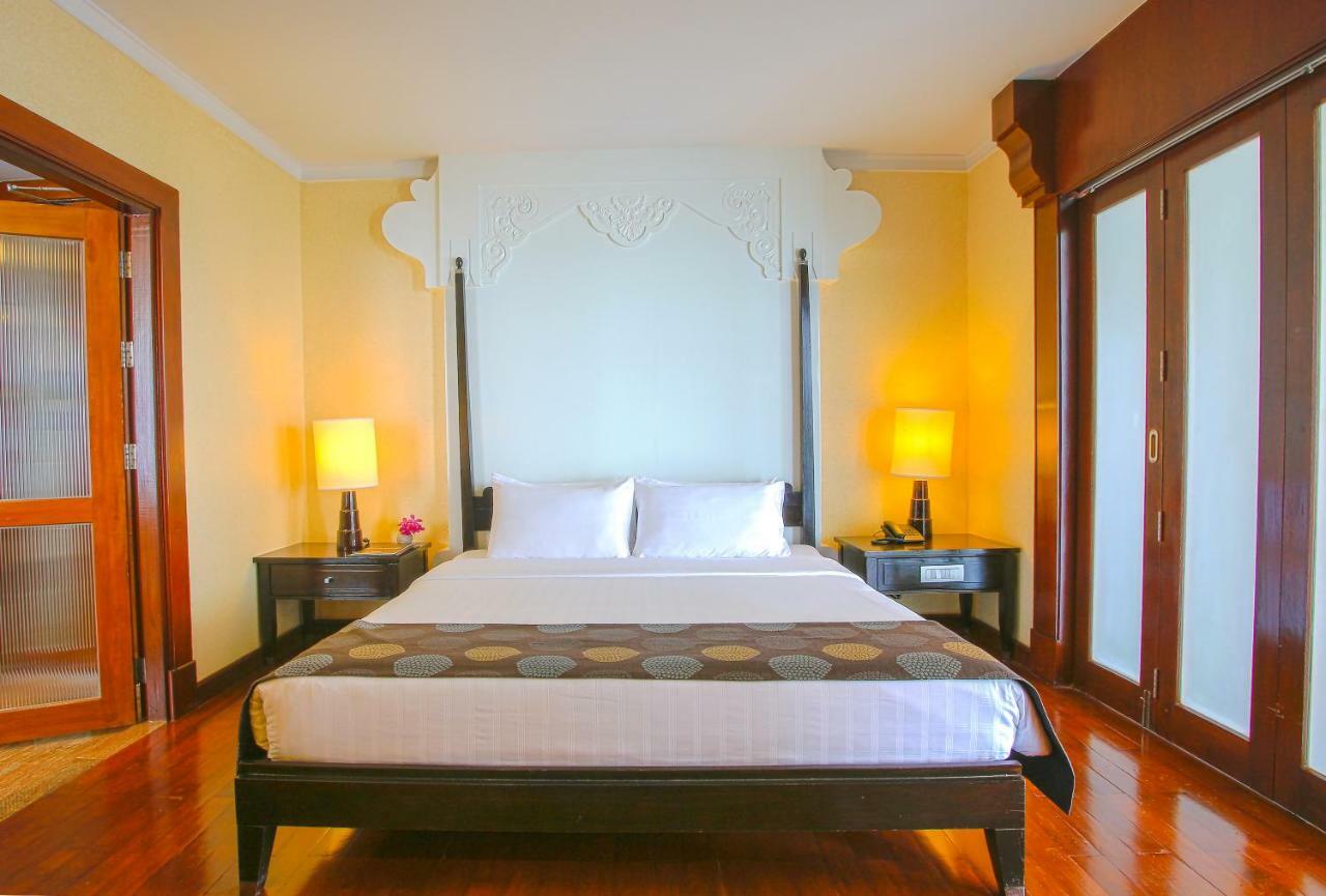 Long Garden & Pavilions 5*
