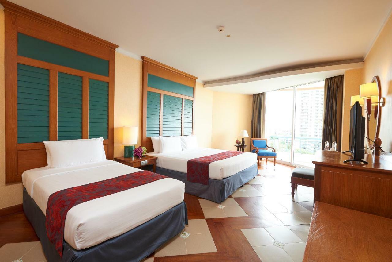 Long Garden & Pavilions 5*