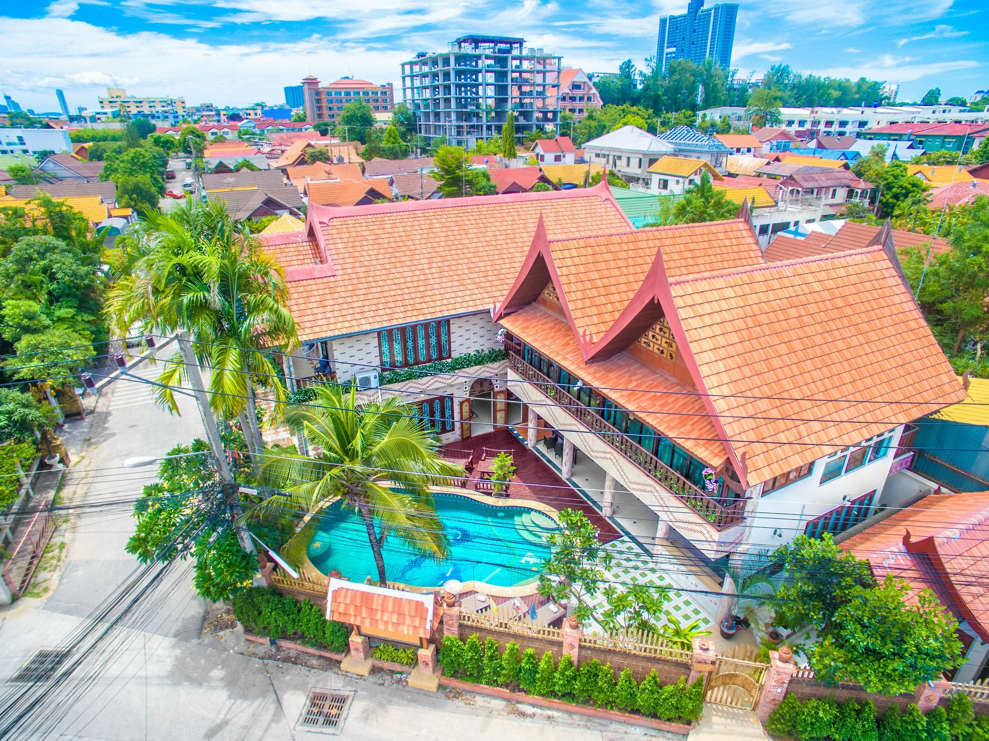 Grand Party Pool By Hotel 4*