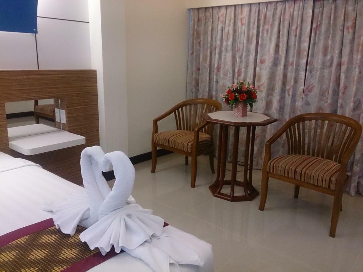 The Camelot Hotel 4*