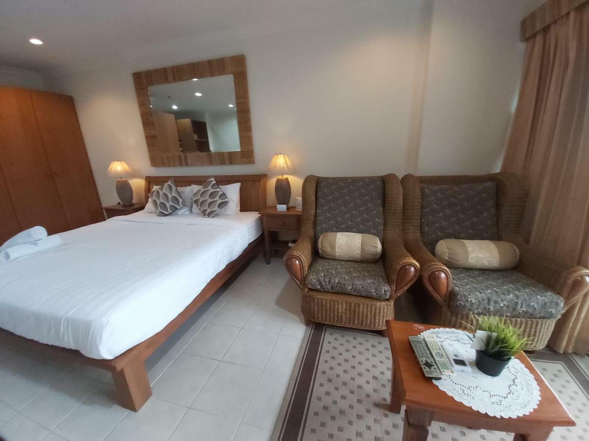 Apartment Condominum In Jomtien With Sea View, Balcony And Free Wifi *
