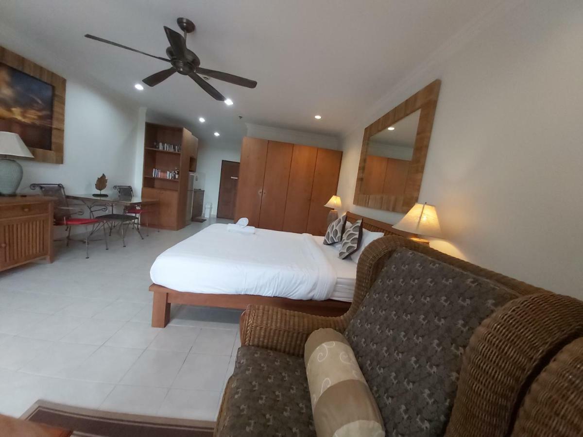 Condominum In Jomtien With Sea View, Balcony And Free Wifi Apartamento