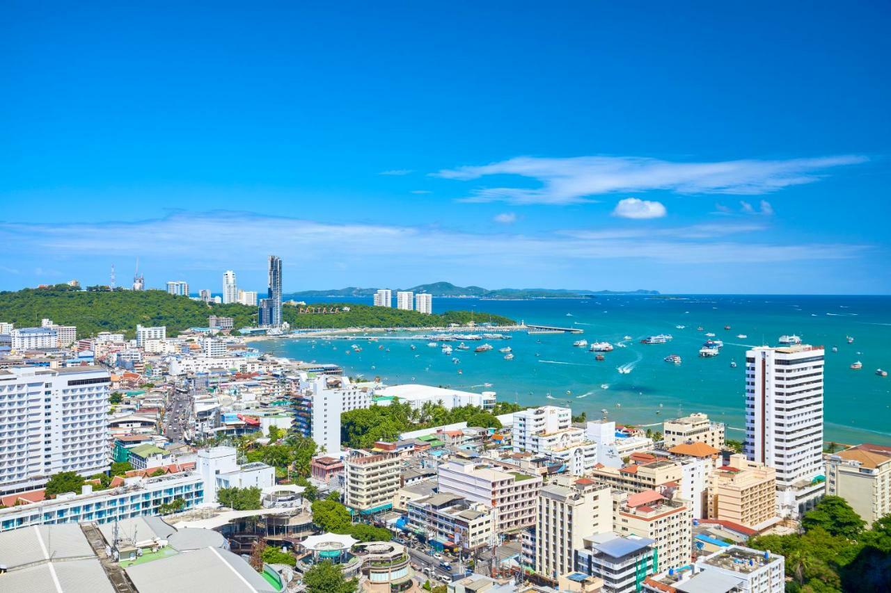 The Base By Fantasea Beach * Pattaya