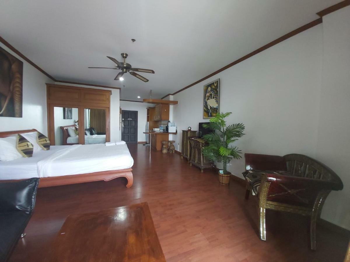 Condominum In Jomtien With Sea View, Balcony And Free Wifi Apartment *