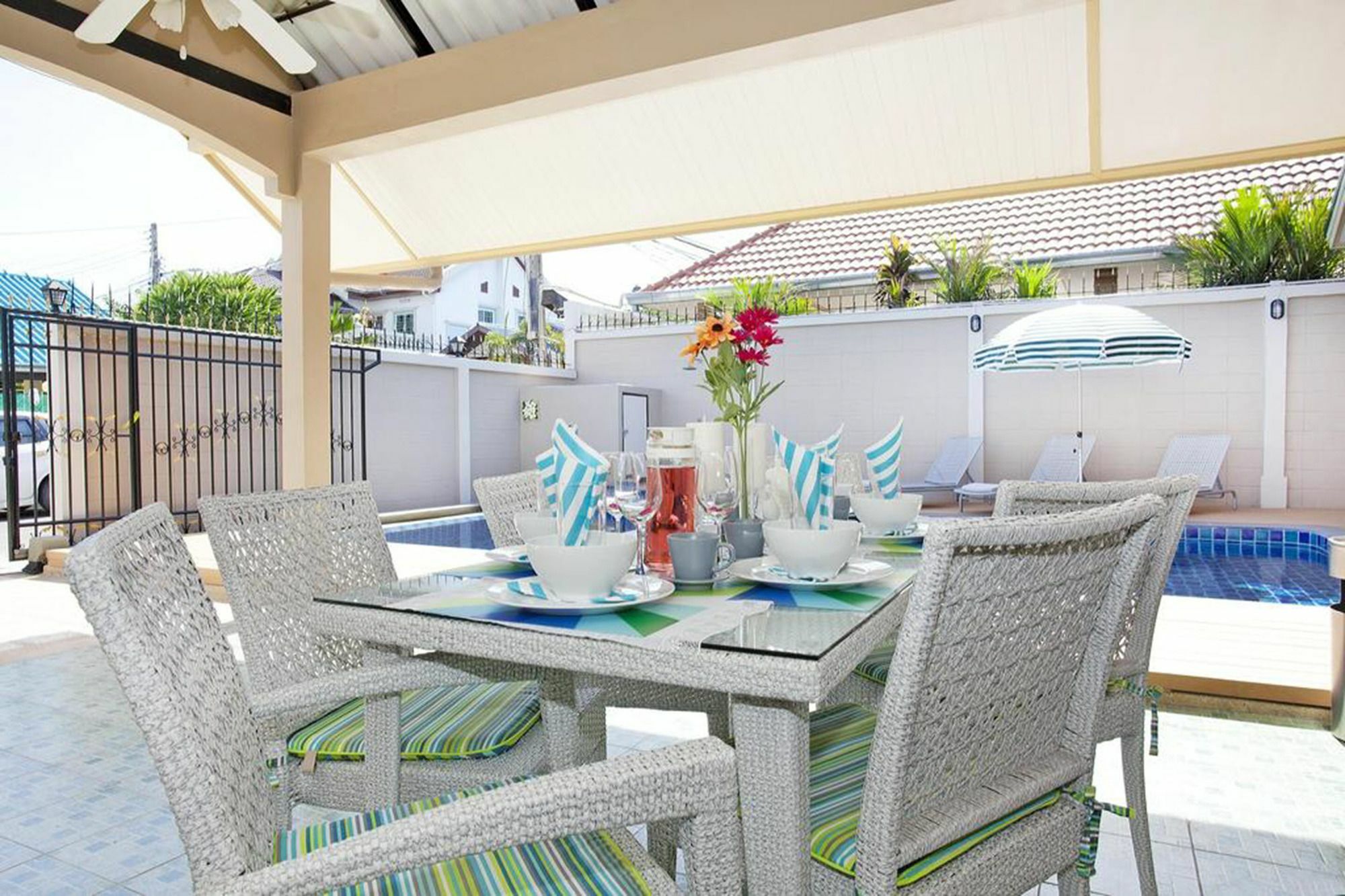 Villa Pool Tanzanite Near Walking Street Pattaya
