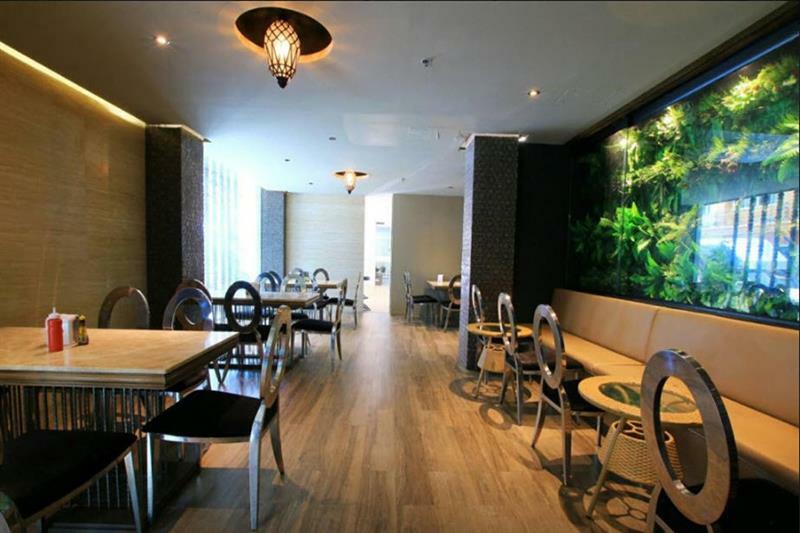 Longma Hotel 3*