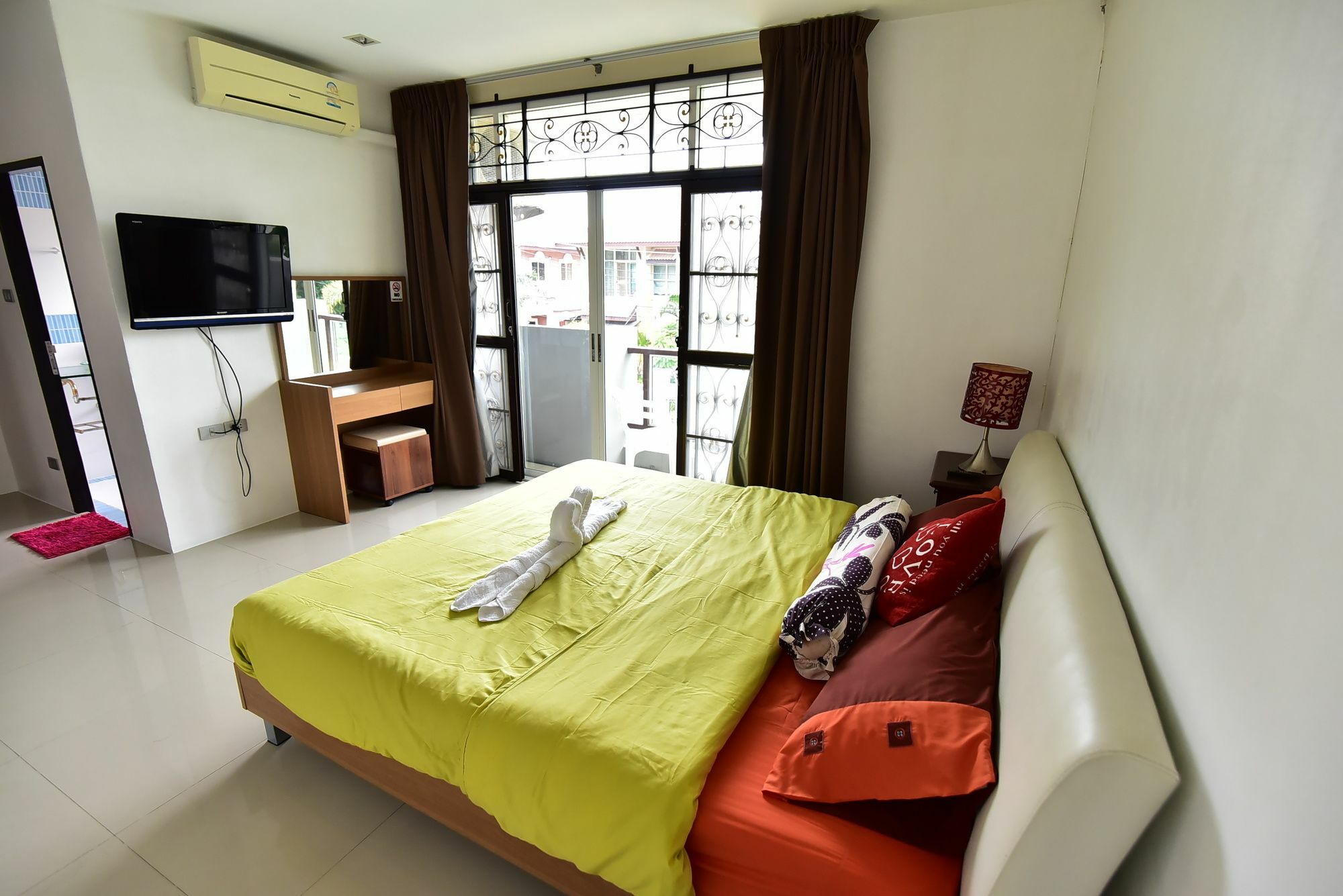 Baan Roi Lan Pattaya