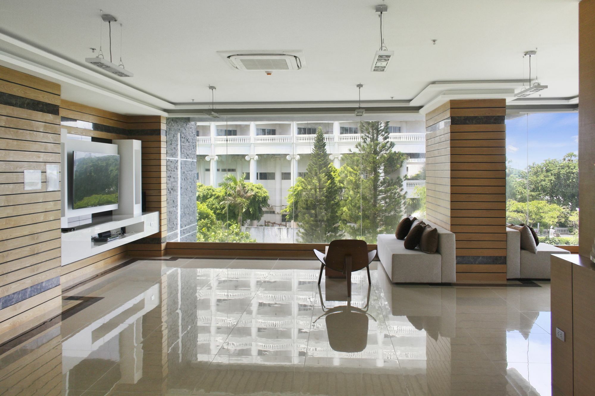 Apartment Wong Amat 2 Br Pattaya