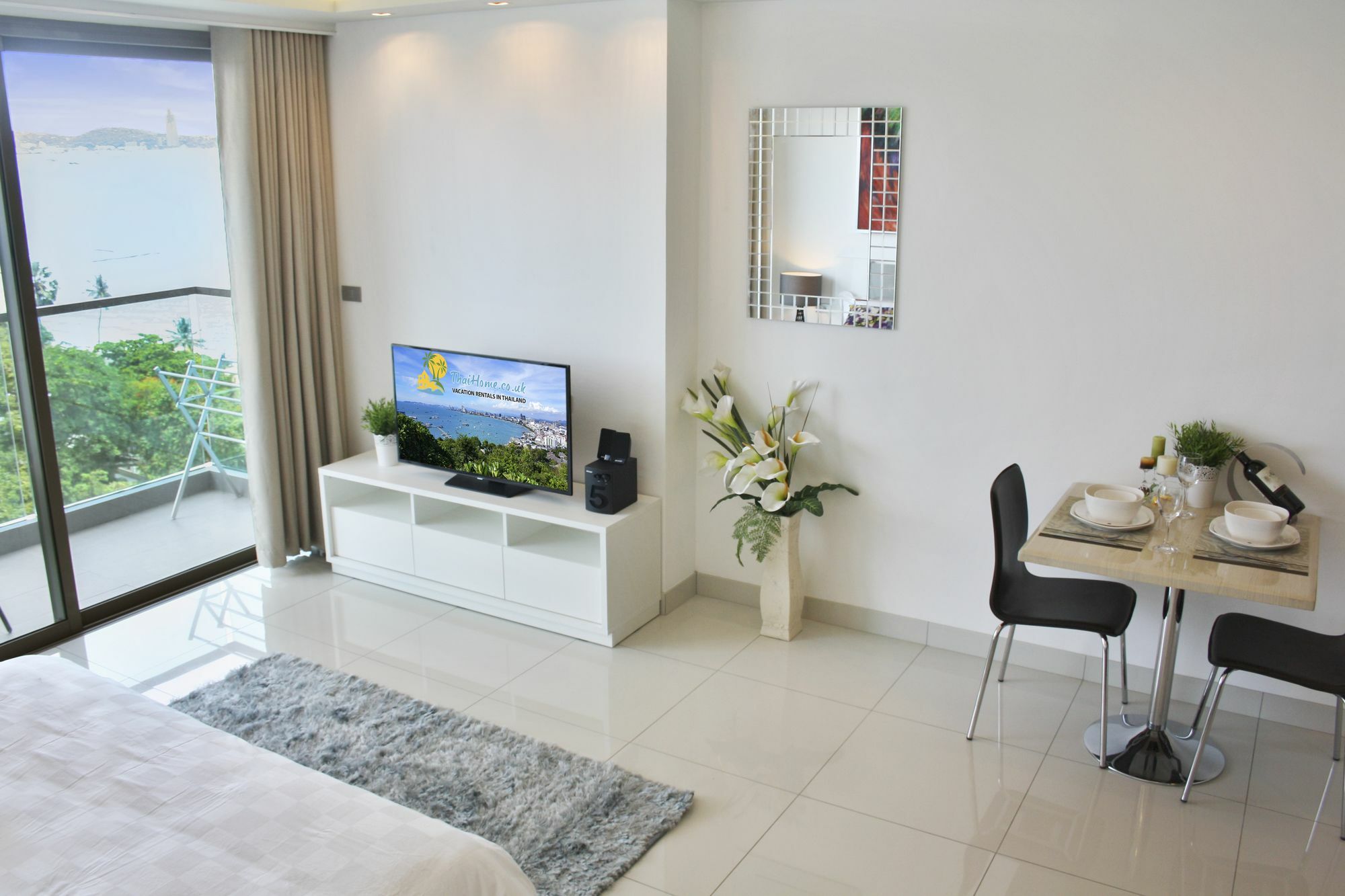 Apartment Wong Amat 2 Br *