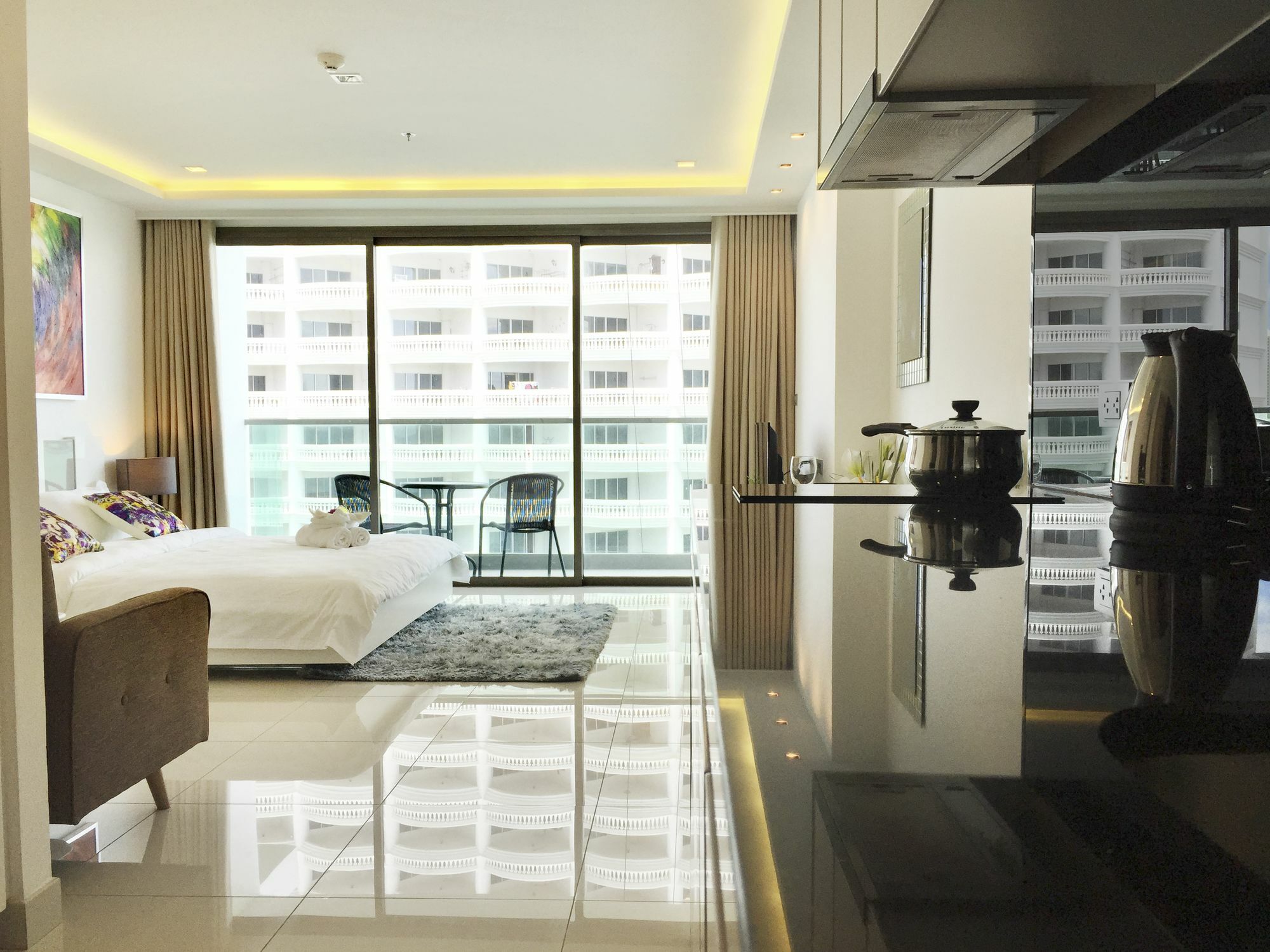 Wong Amat 2 Br Apartment *