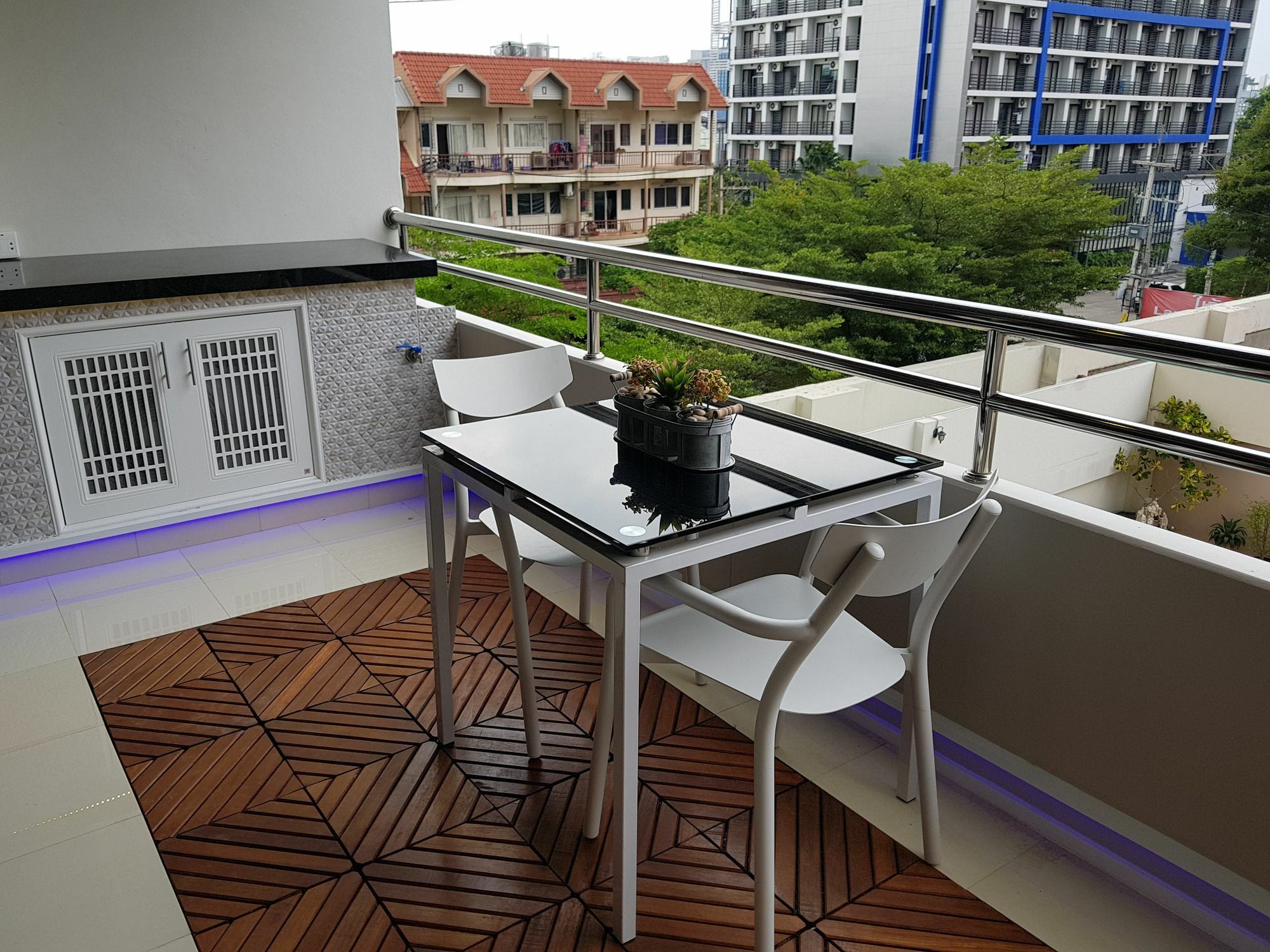 A Beautiful Pool View Downtown Hotel Pattaya