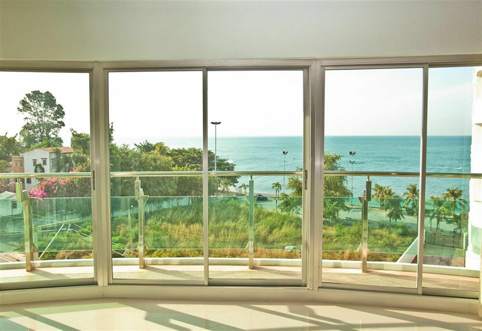 Royal View 4*