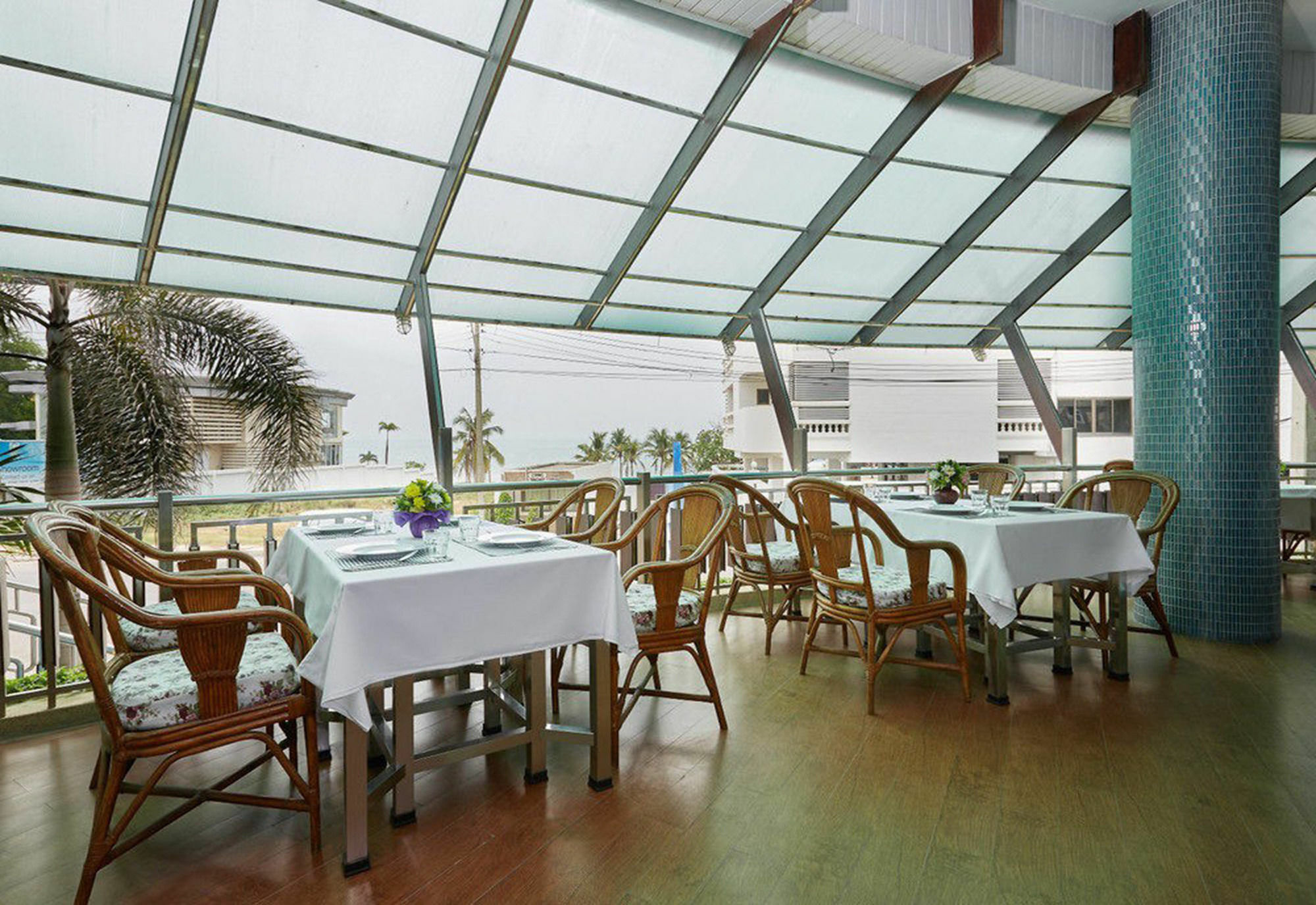 Royal View Hotel 4*
