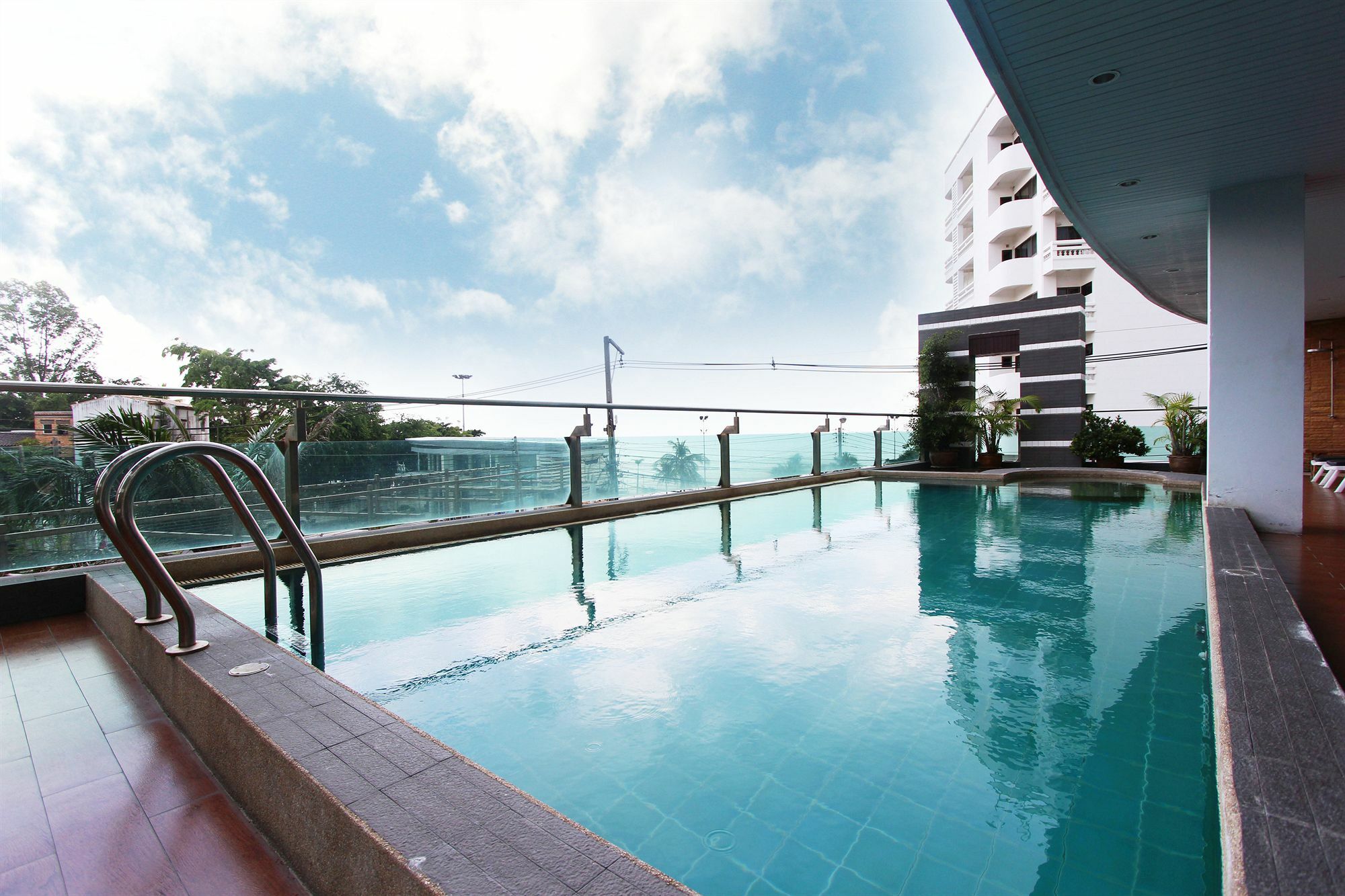 Royal View 4*