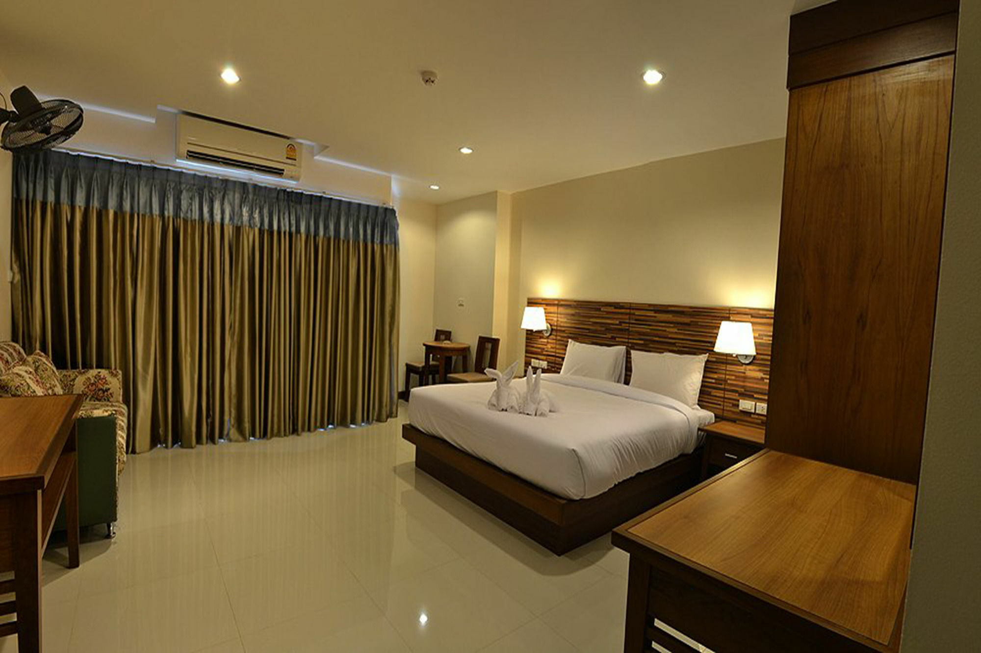 D Xpress Hotel