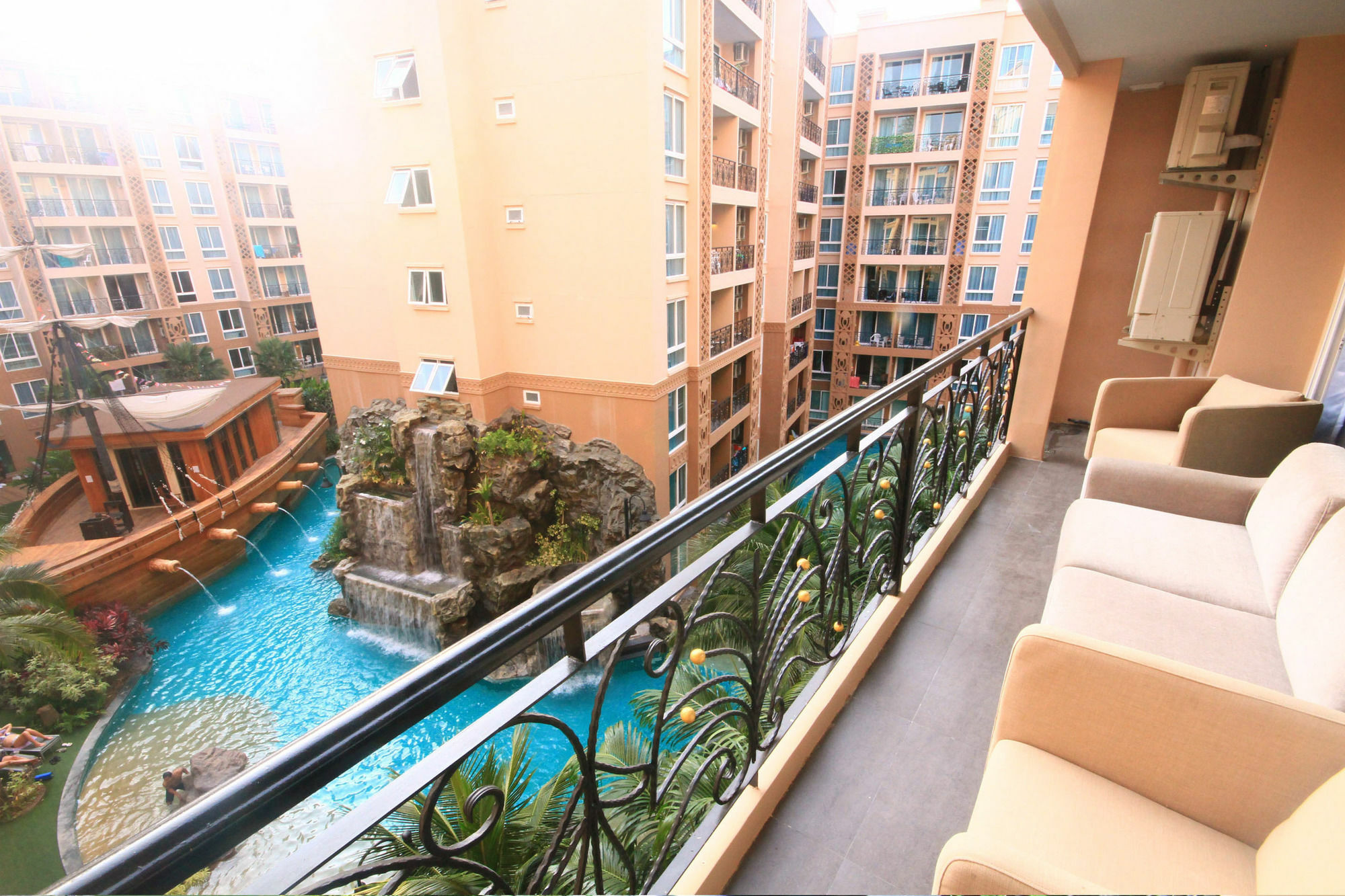 Atlantis & Water Park By The Sea 2* Pattaya