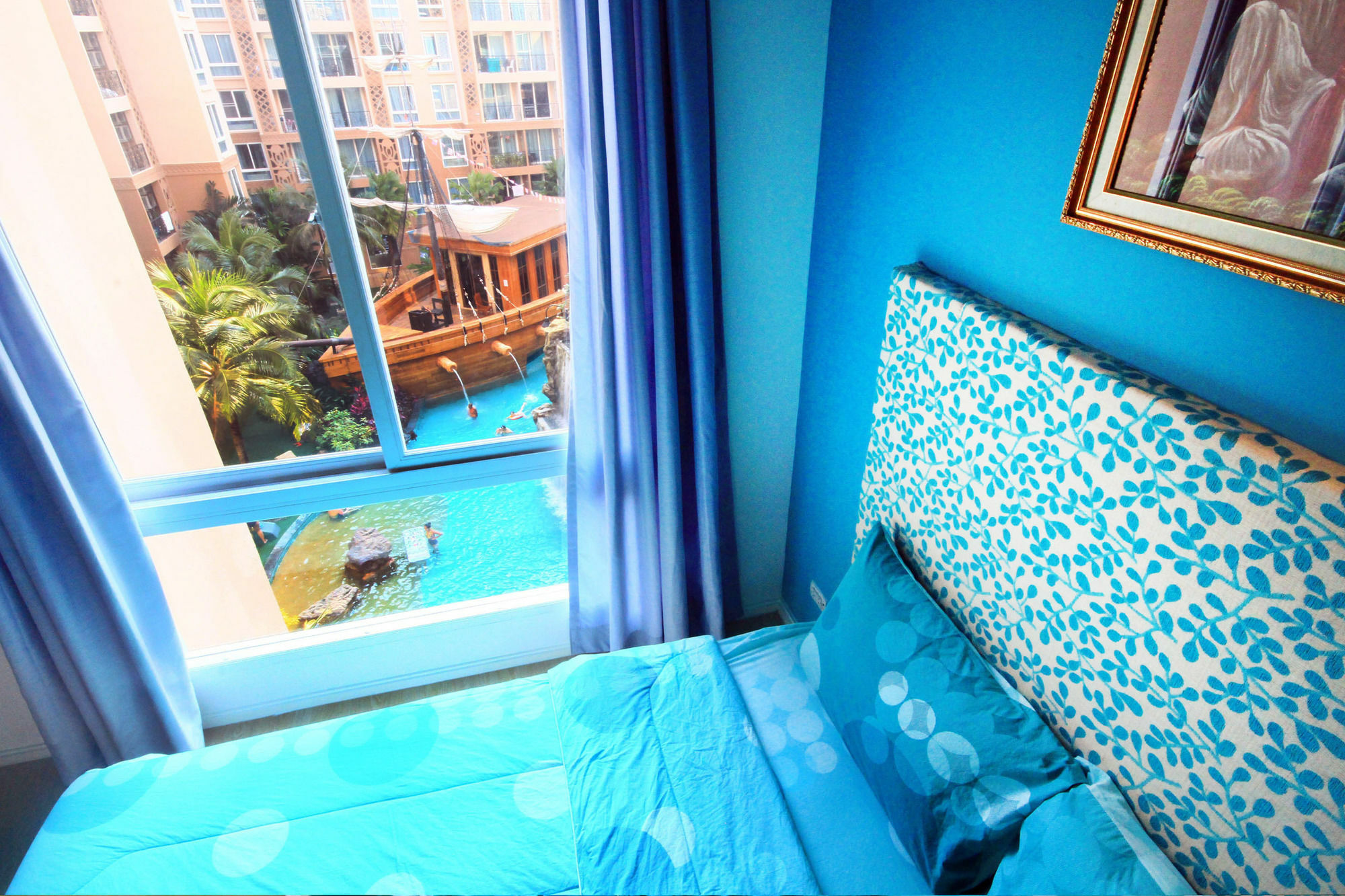 Atlantis & Water Park By The Sea Hotel 2*
